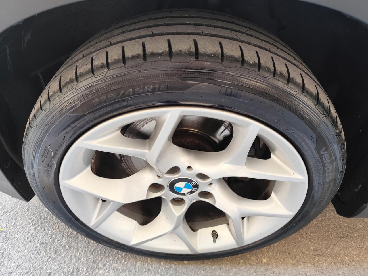 Bmw X1 sDrive18d X Line 143CV PERFETTA