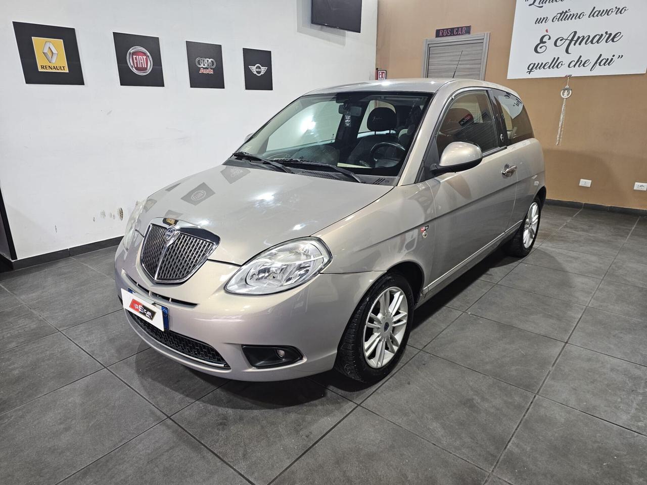 Lancia Ypsilon 1.4 Platino Ecochic GPL