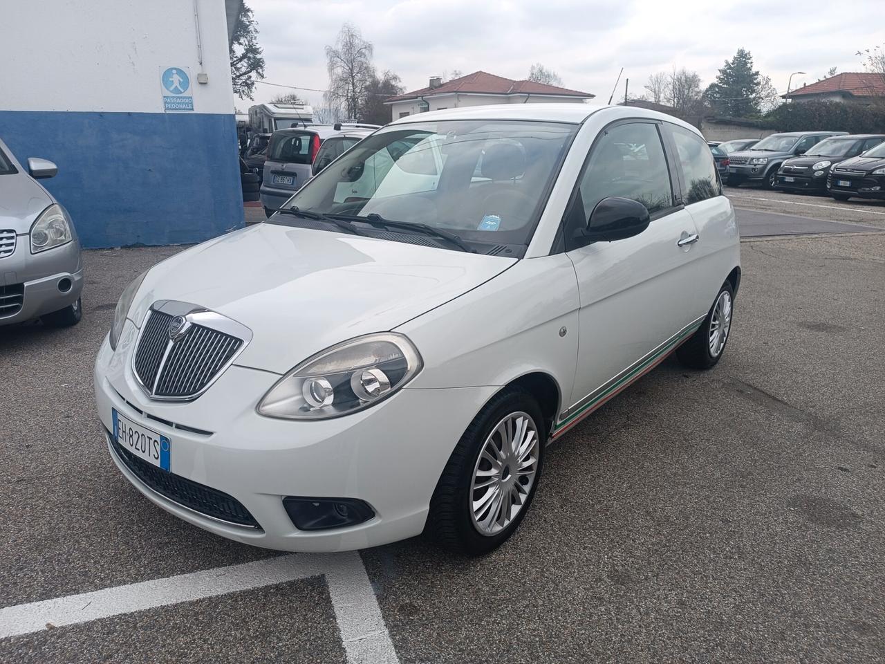Lancia Ypsilon 1.2 69 CV Unyca