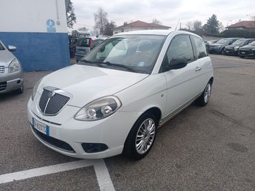 Lancia Ypsilon 1.2 69 CV Unyca