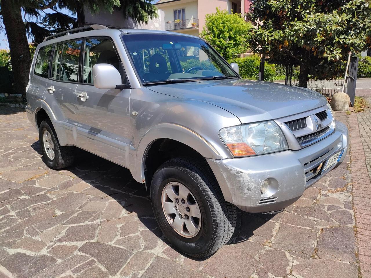 Mitsubishi Pajero 3.2 16V DI-D 5p. GLX 7posti e gancio