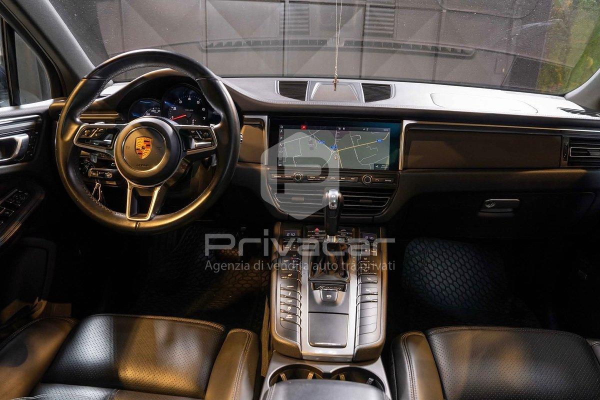 PORSCHE Macan 2.0