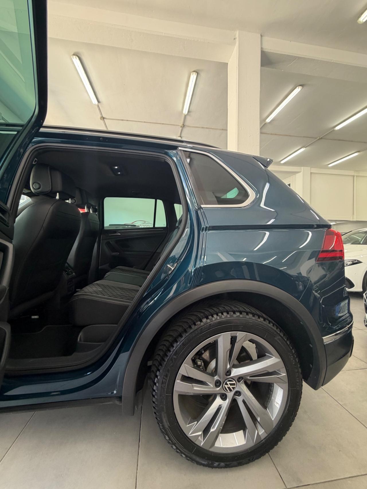 VW Tiguan 2.0 TDI 150 CV SCR DSG R-Line FINANZIABILE