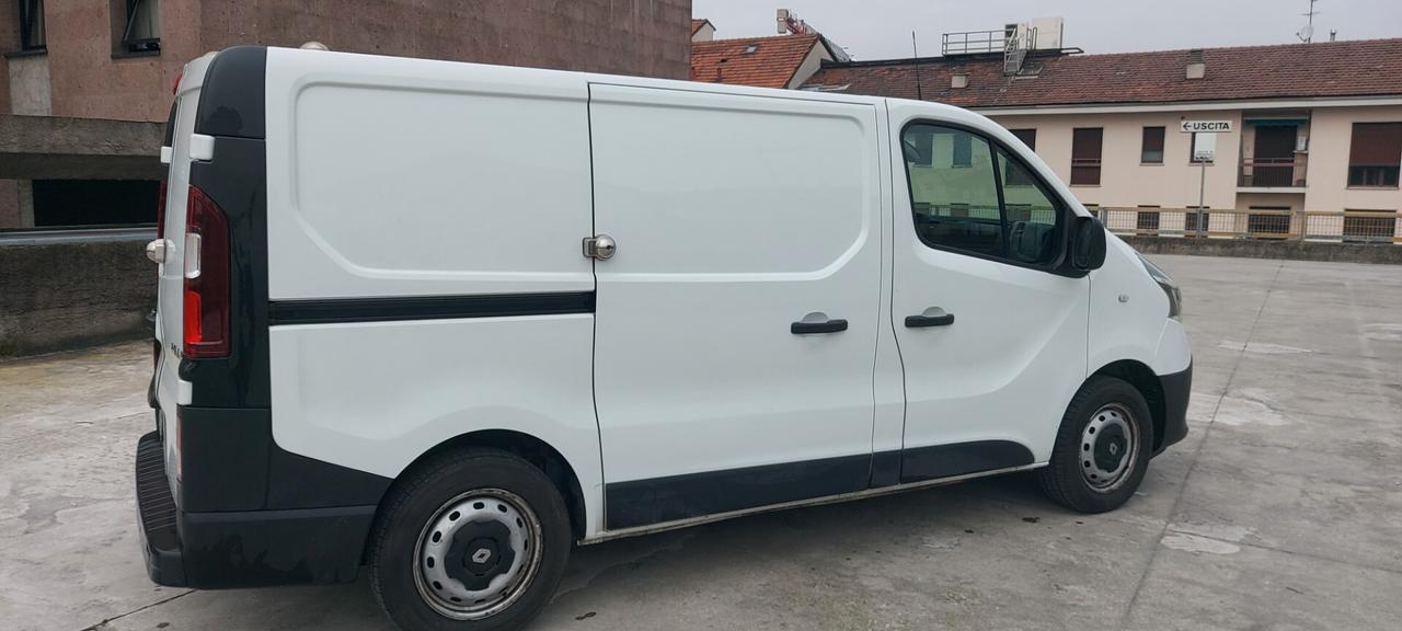 Renault Trafic T27 2.0 dCi MAXI E6 DTEMP