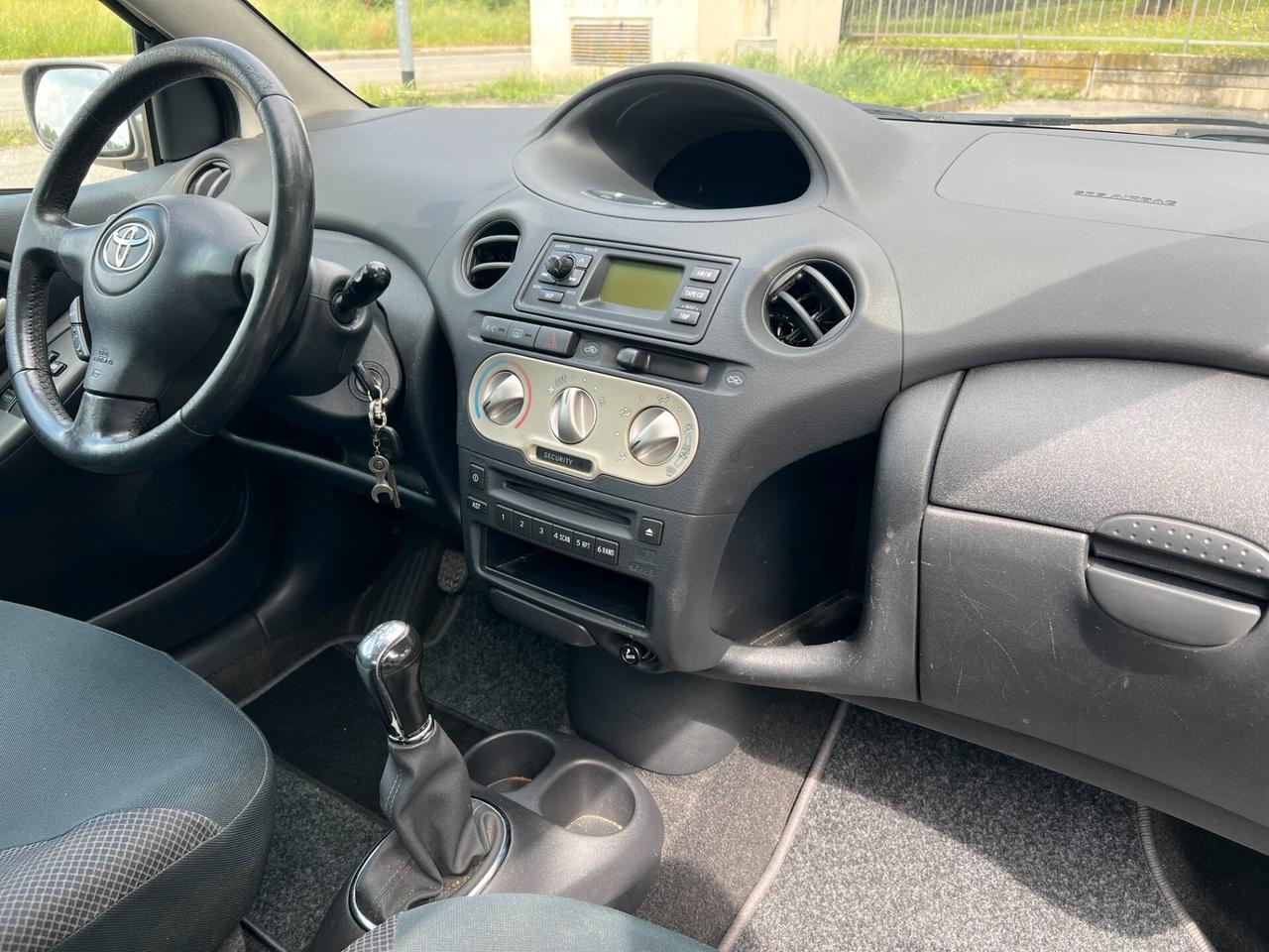 Toyota Yaris 1.0i 16V cat 3 porte Euro 4 adatta a neopatentati