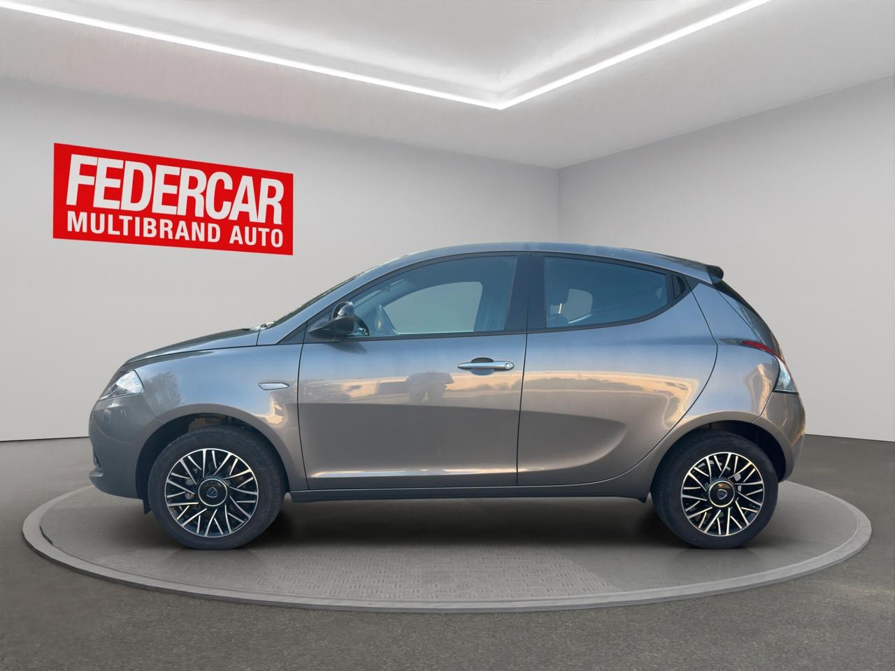 Lancia Ypsilon 1.0 FireFly 5 porte S&S Hybrid Platino