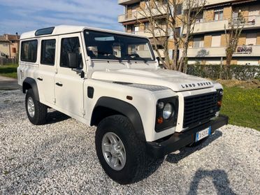 Land Rover Defender 110 2.4 TD4 Station Wagon E