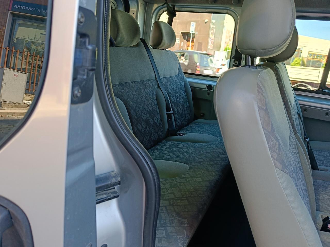 Opel Vivaro 29 2.5 CDTI/135CV PC-TN Combi
