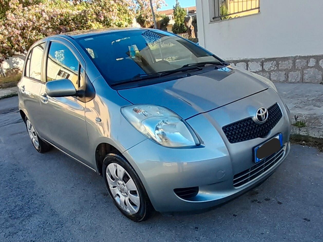 Toyota Yaris benzina x neo patentati