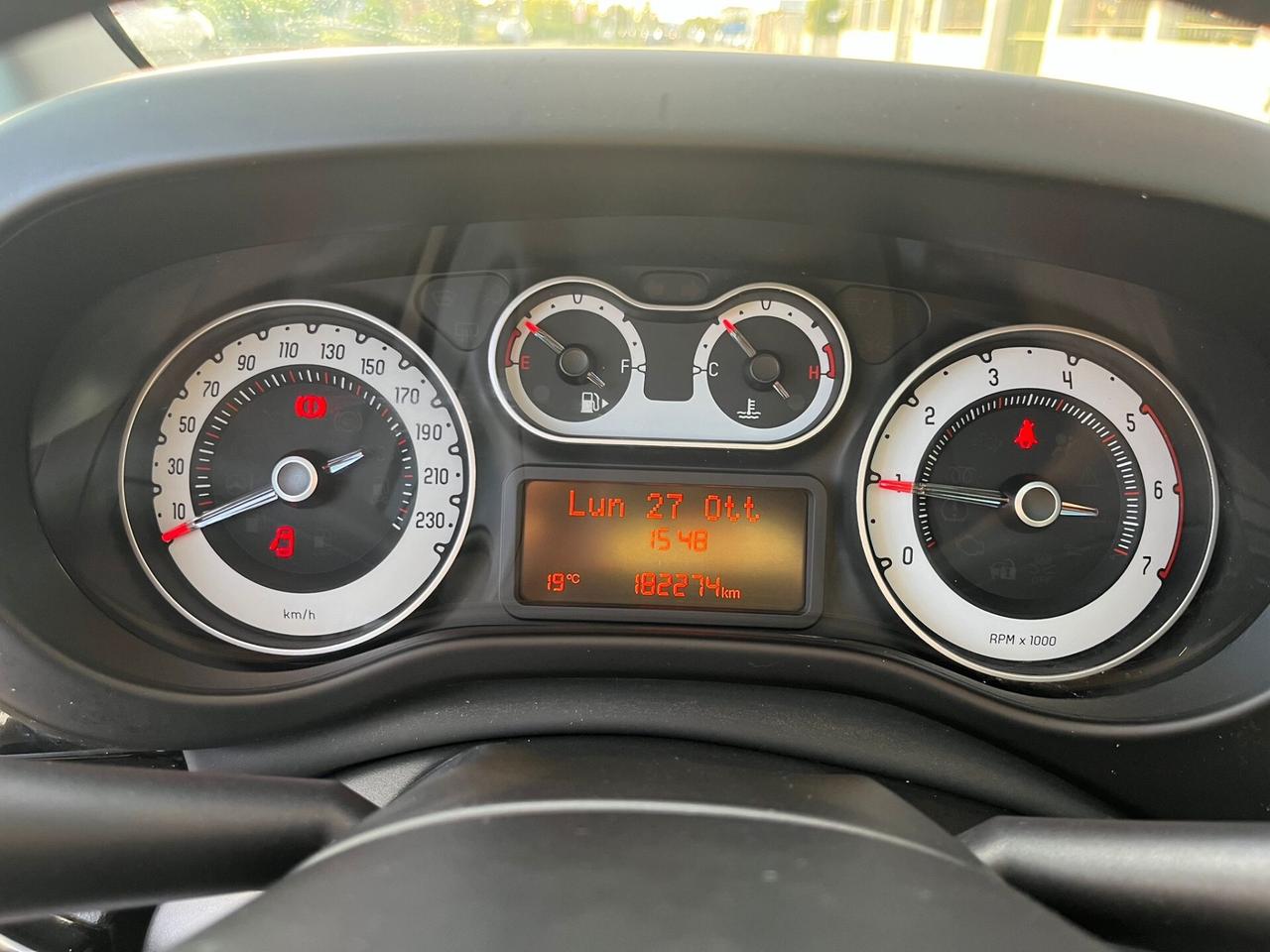 Fiat 500L 1.6 Multijet Trekking Unipro 2014