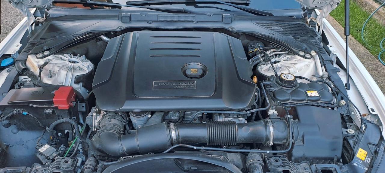 Jaguar XE 2.0 D 180 CV aut. Prestige Business Edition