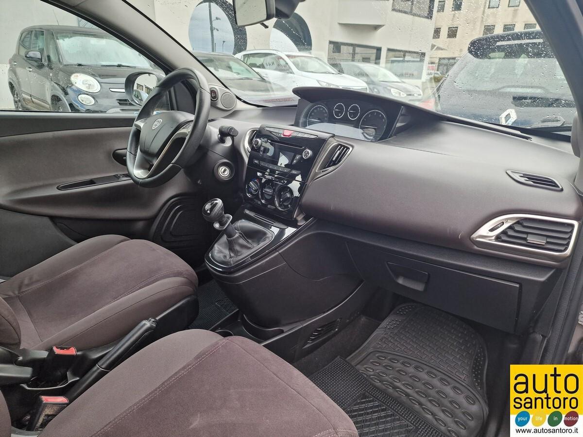 LANCIA YPSILON 1.2 SILVER