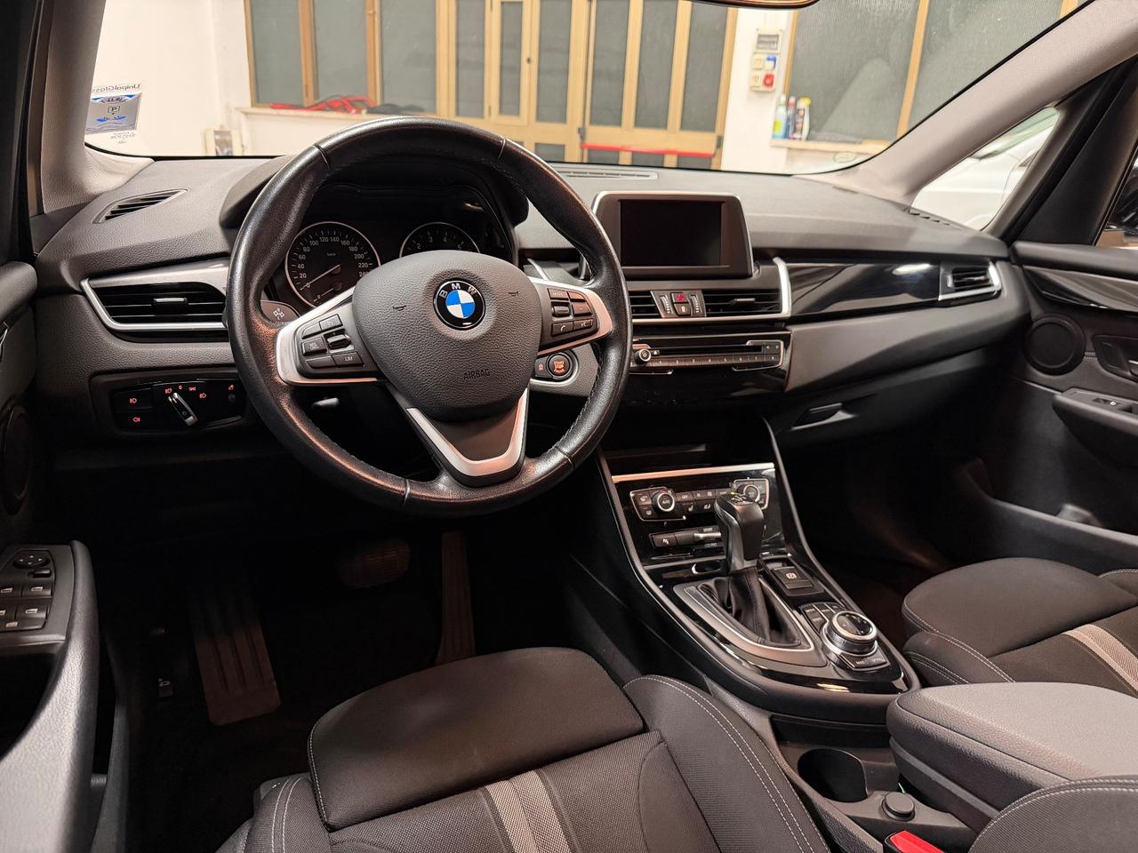 Bmw 220 220i sport tour