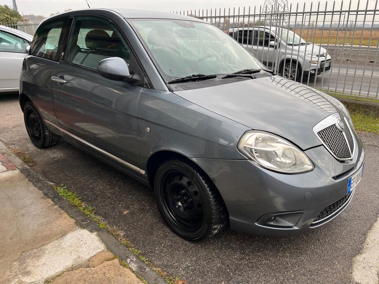 Lancia Ypsilon 1.2 69 CV Elle PK NEOPATENTATI