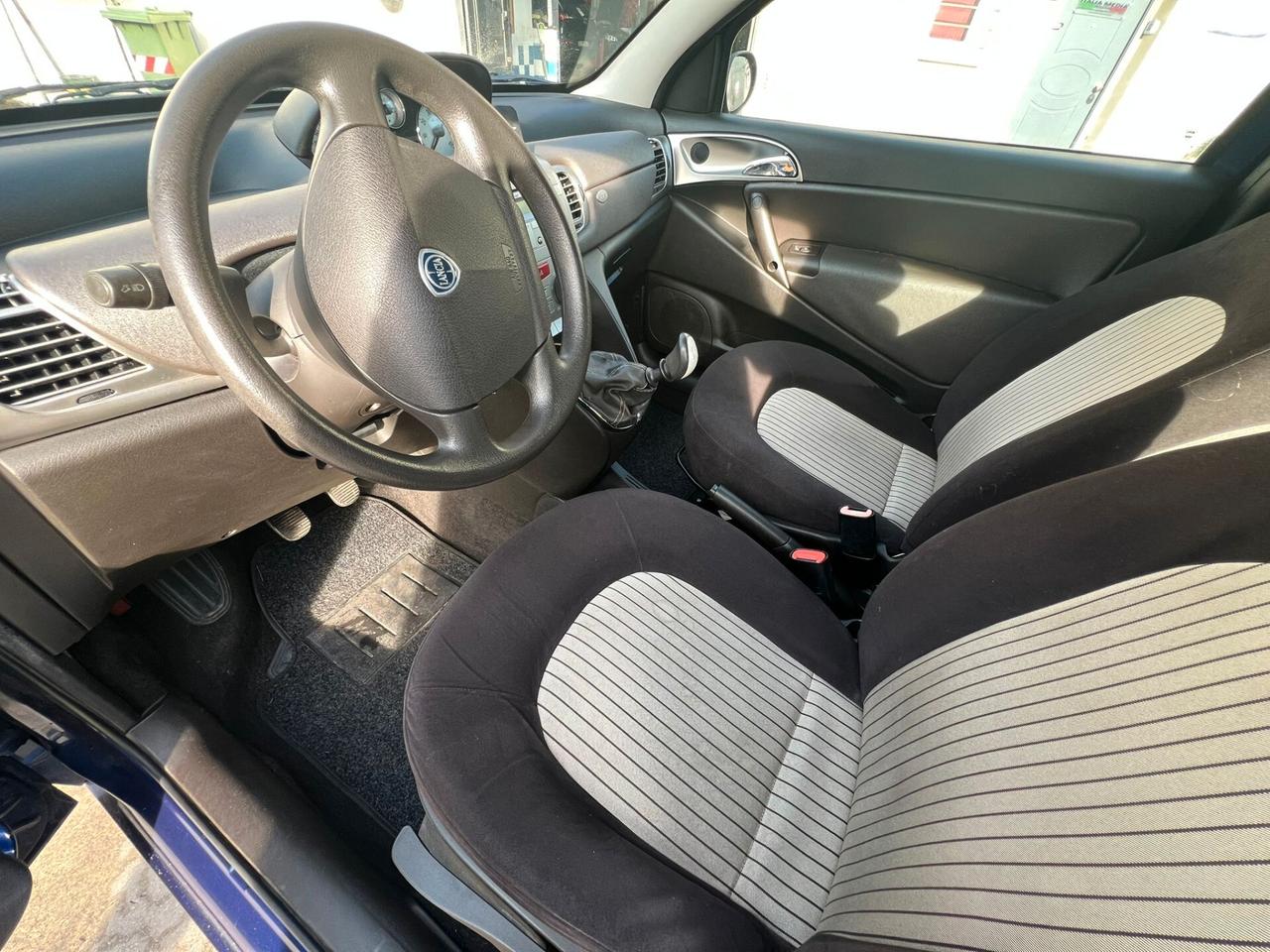 Lancia Ypsilon 1.2 Modamilano