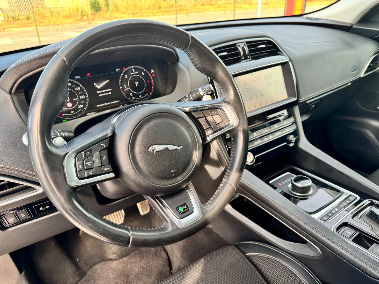 Jaguar F-Pace 2.0 D 180 CV AWD aut. R-Sport
