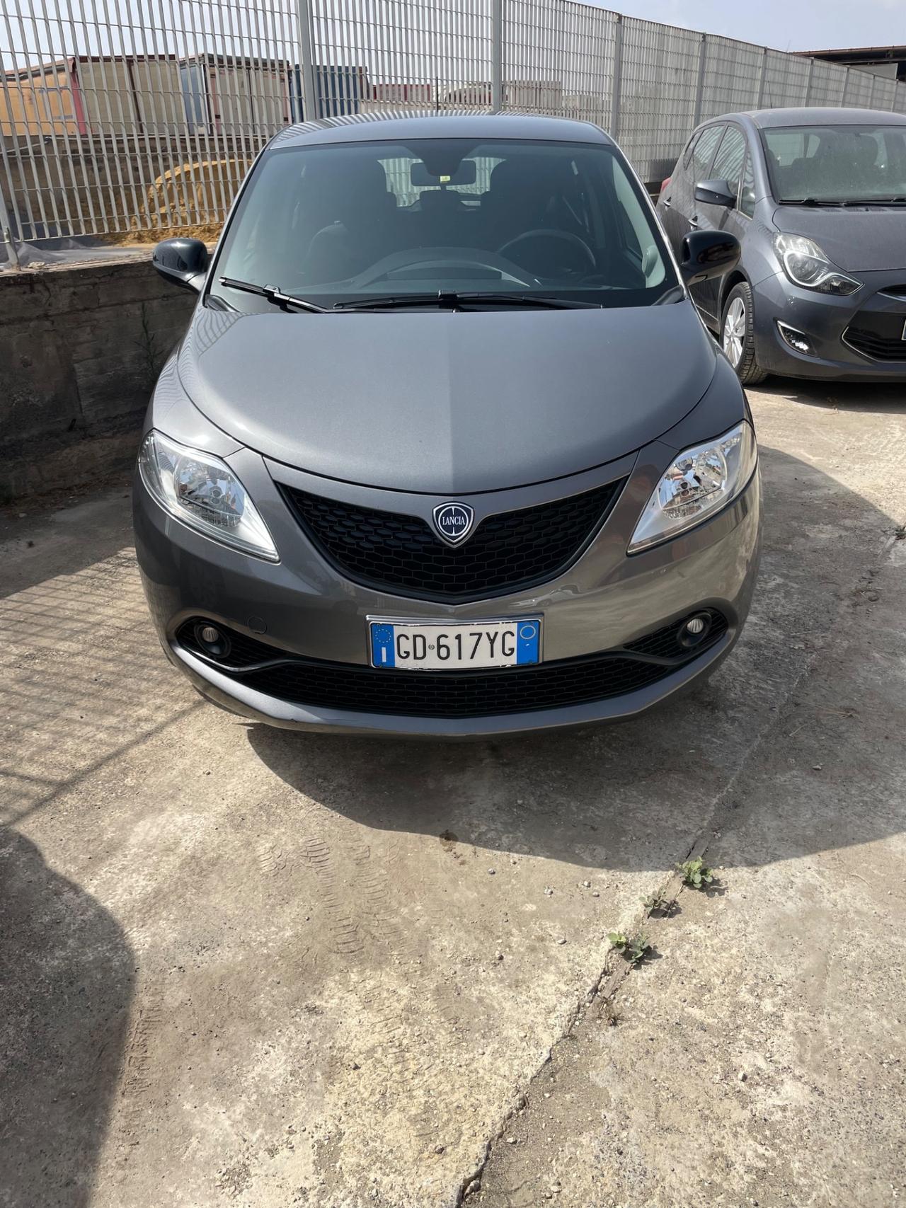 Lancia Ypsilon 1.0 FireFly 5 porte S&S Hybrid Ecochic Gold