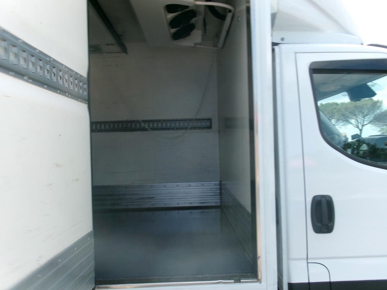 Iveco Daily 35C16 3000 160CV E6D FRIGO+PEDANA CARICATRICE ATP FRCX -20° 06/2029 7 PEDANE