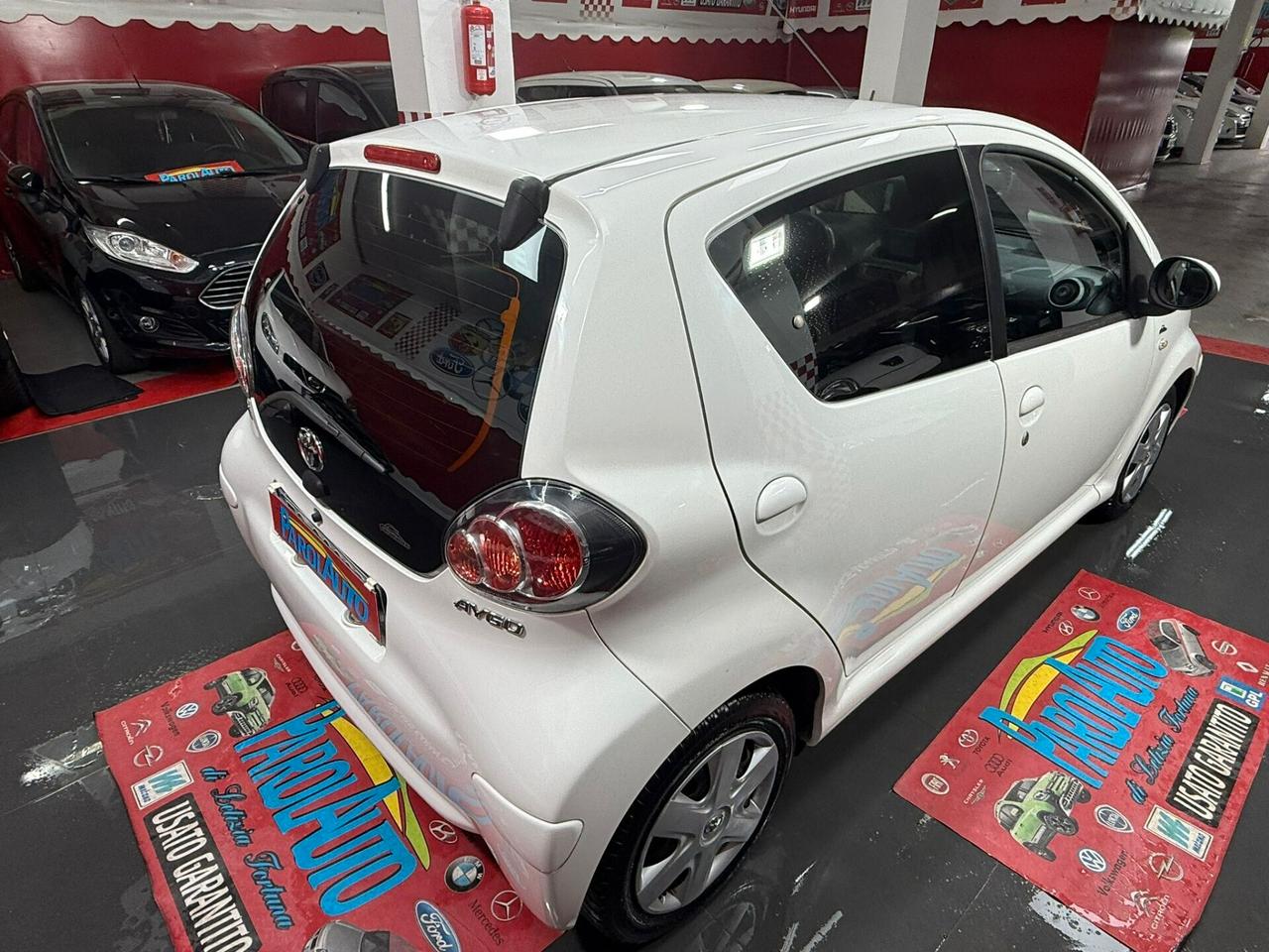 Toyota Aygo 1.0 68cv 5 porte Sol - 2011