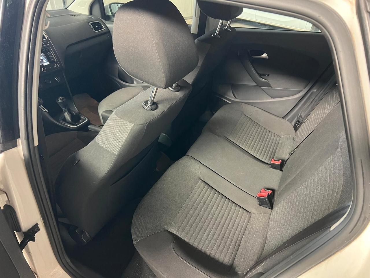 Volkswagen Polo 1.2 70 CV . Comfortline-2013-NEOP.