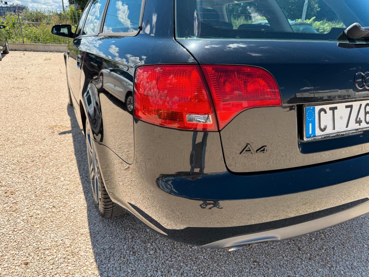 Audi A4 2.0 16V TDI Avant TOTAL BLACK