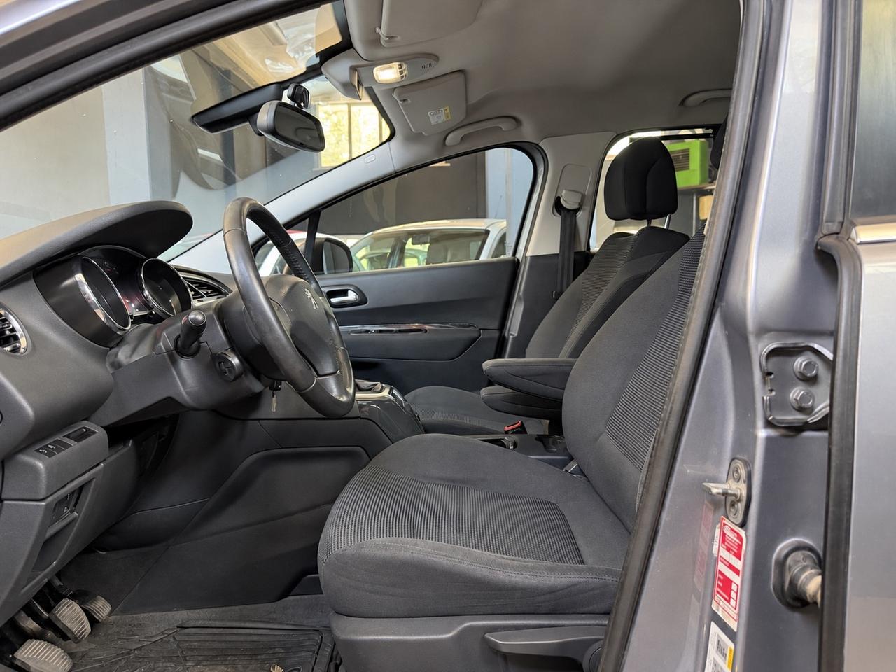 Peugeot 5008 1.6 HDi 115CV Business