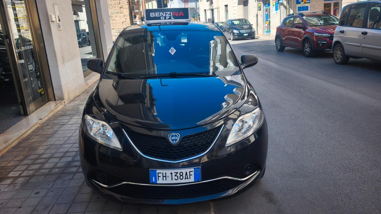Lancia Ypsilon 1.2 69 CV GPL Ecochic Silver 2017
