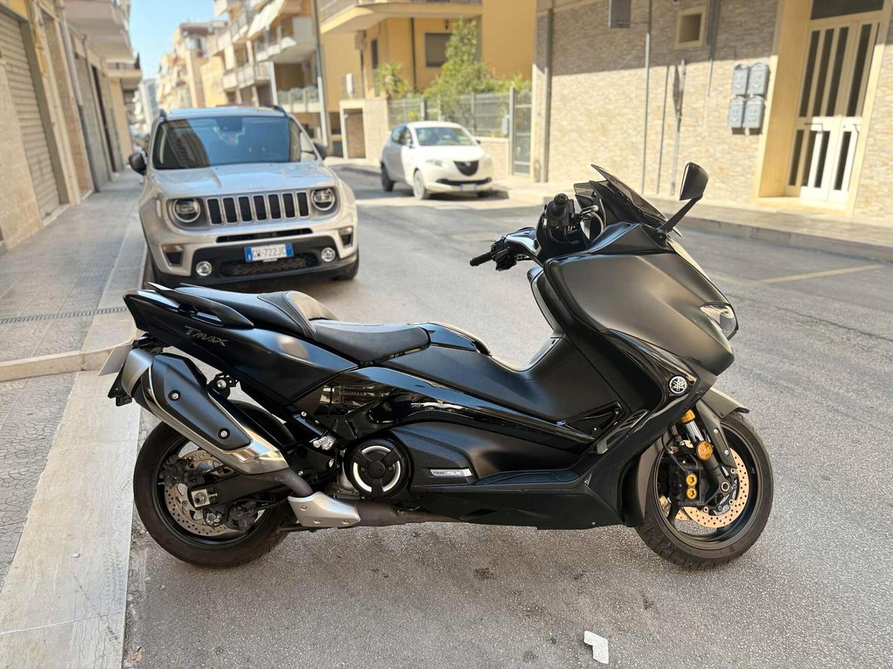 Yamaha TMAX SX
