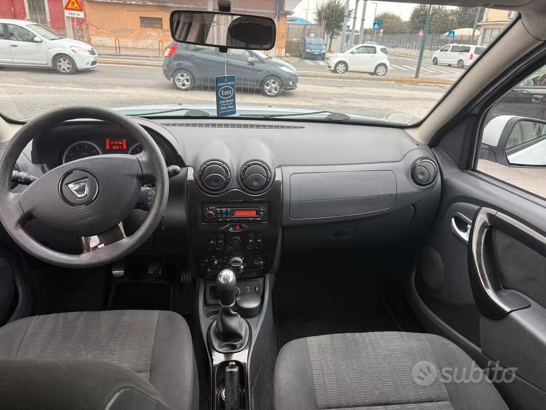 Dacia Duster 1.6 110CV con gancio traino