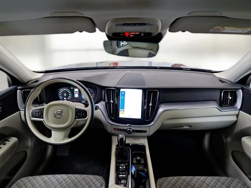 VOLVO XC60 D3 Momentum