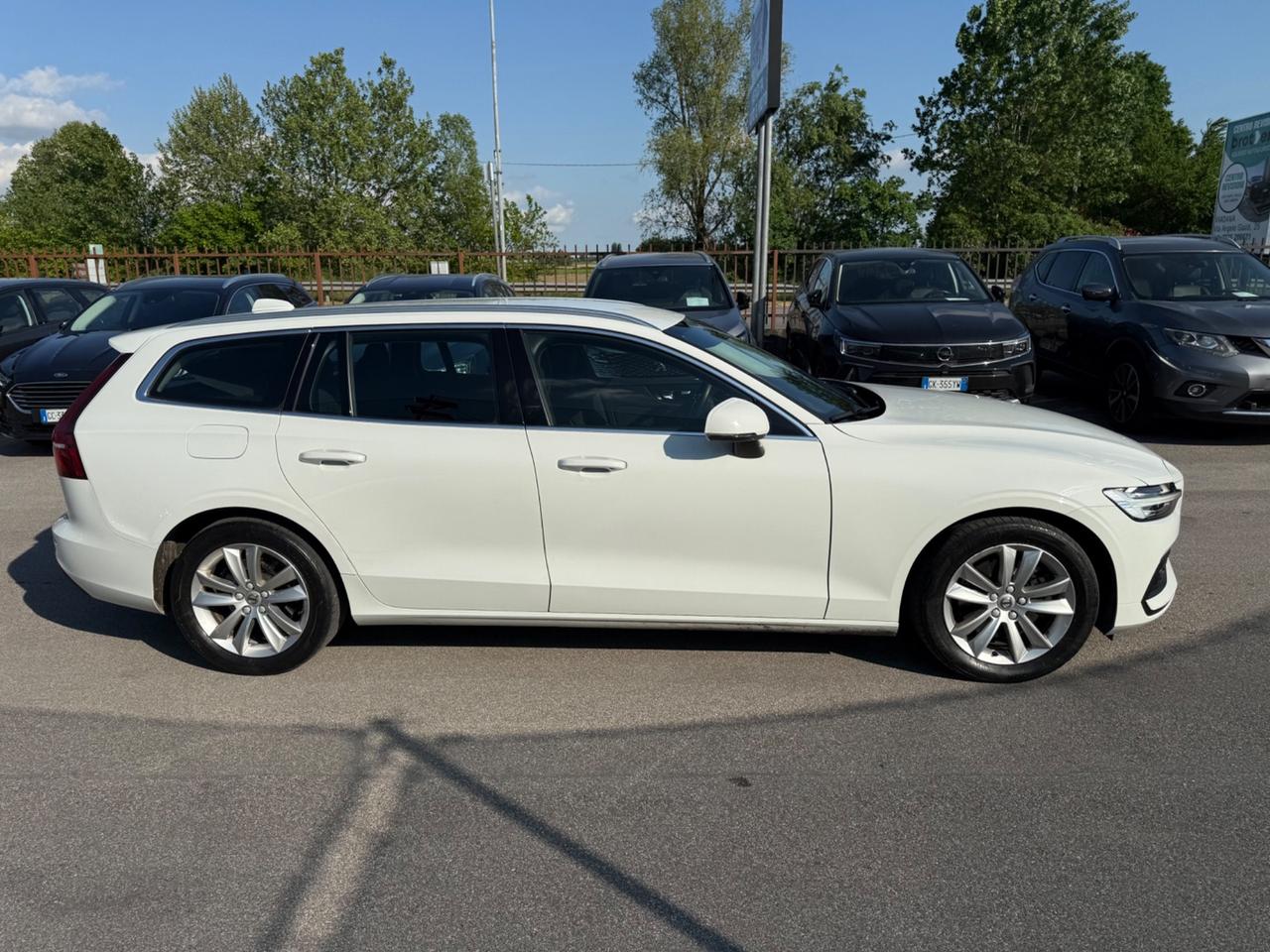 Volvo V60 B4 2.0 197 CV Geartronic Momentum Business Pro