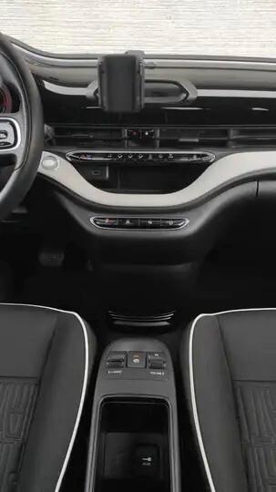 Fiat 500e Berlina 23.8 kWh Action