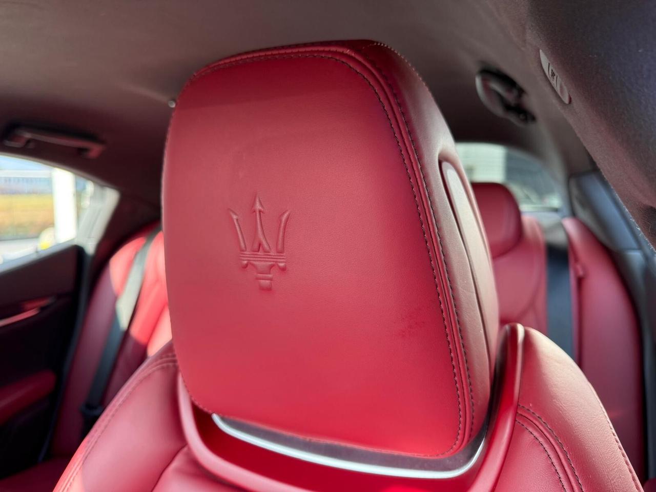 Maserati Ghibli V6 430 CV Q4 Gransport