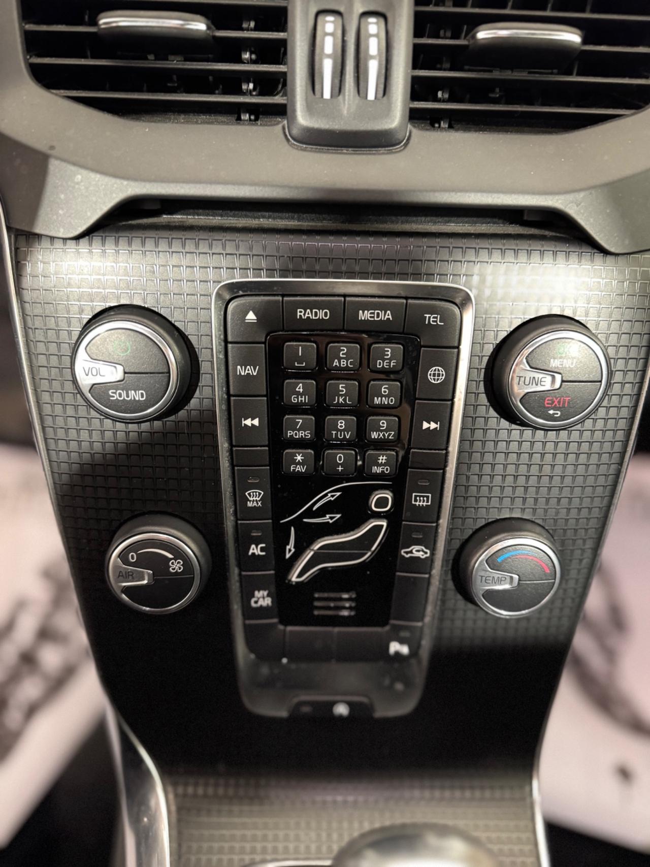 Volvo V40 D2 R-design EURO 6B