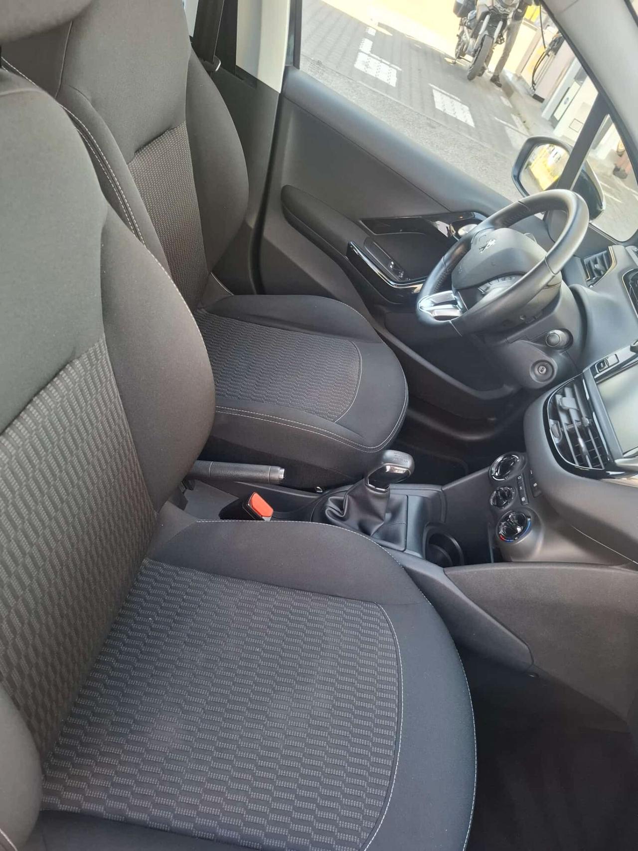 Peugeot 208 PureTech 82 5p. GPL Active