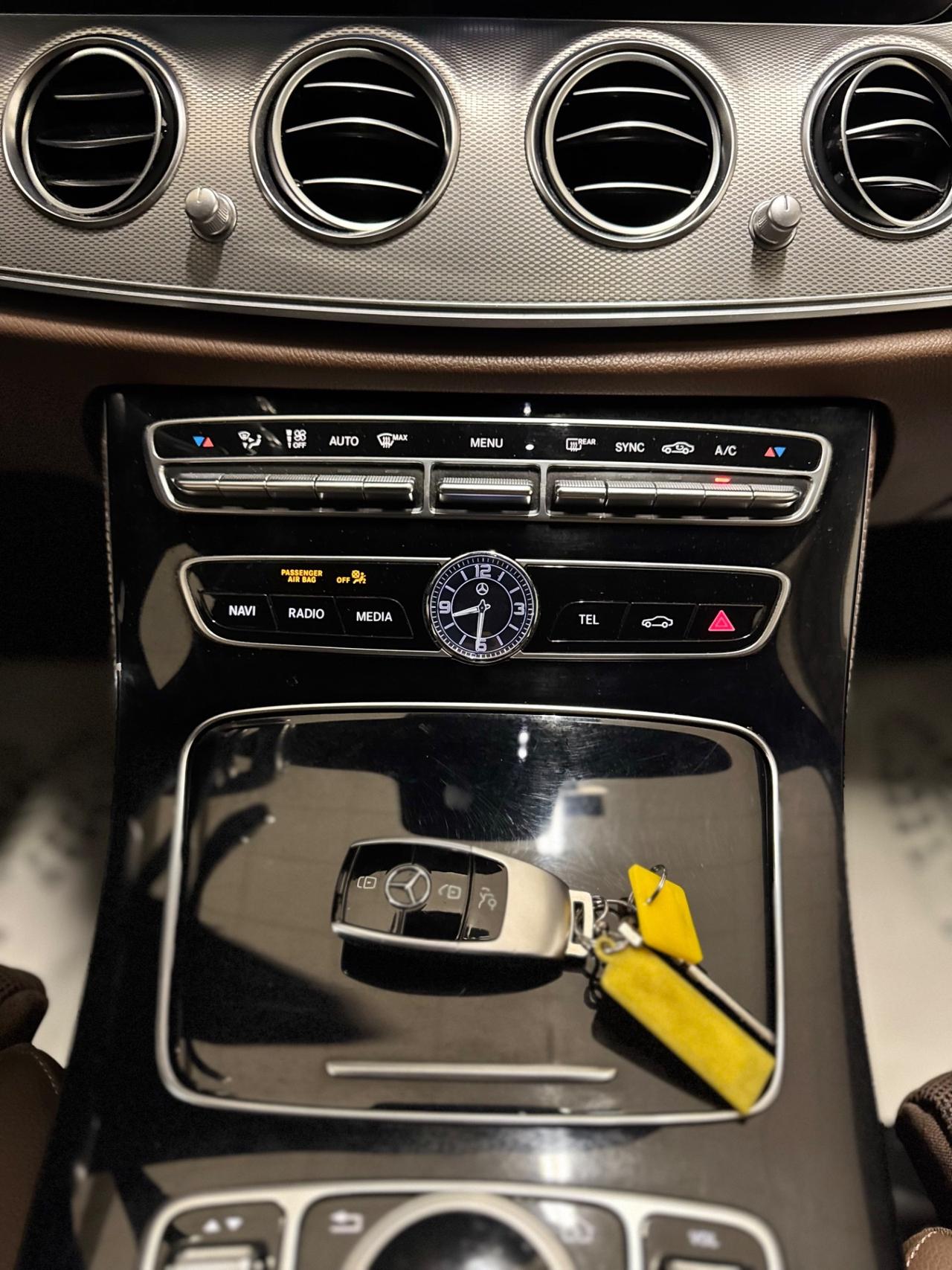 Mercedes-benz E 220 d Auto Premium Plus