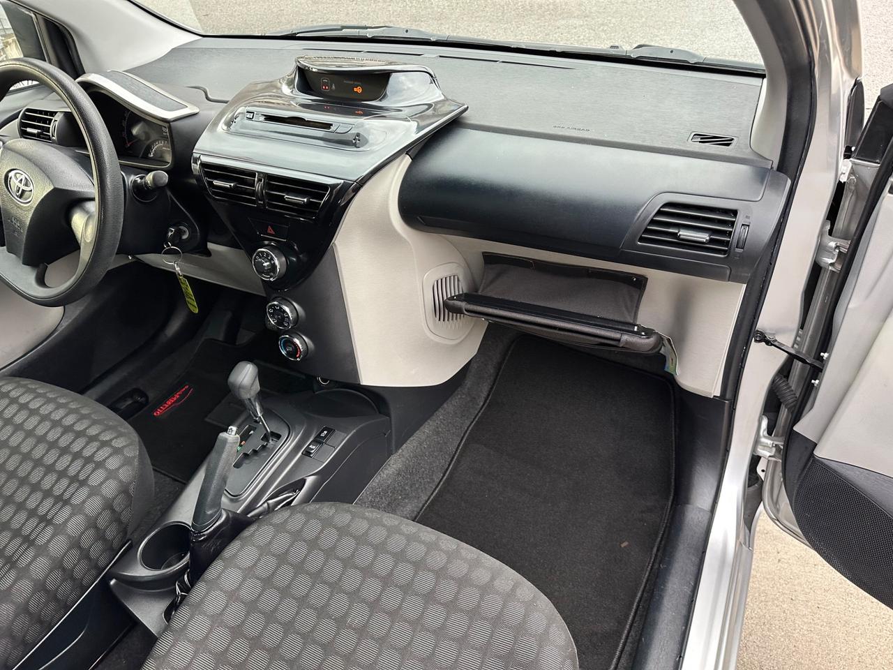Toyota iQ 1.0 CVT Trend