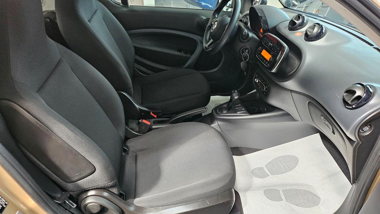 Smart ForTwo EQ Passion KM 9.000!!