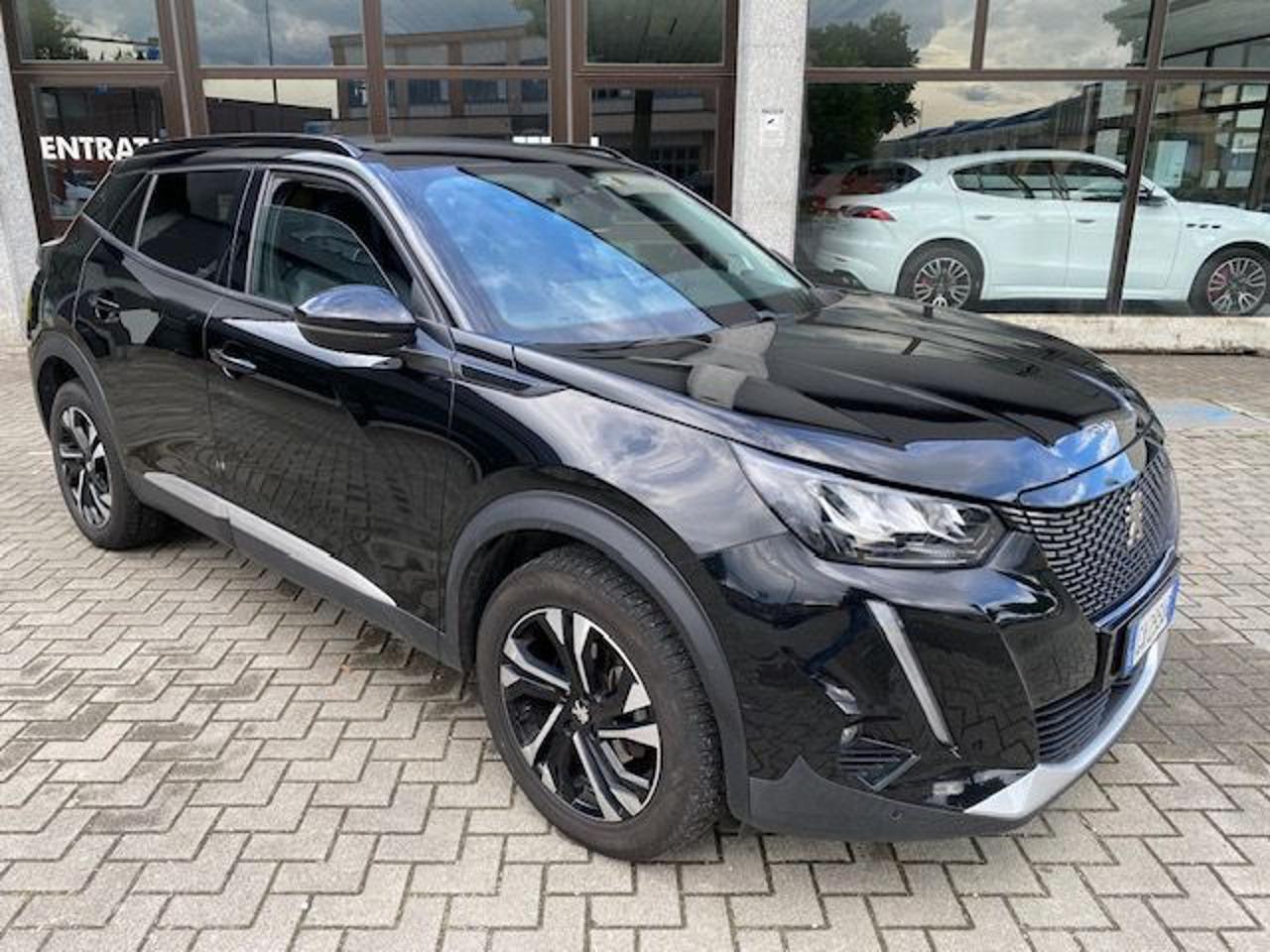 Peugeot 2008 130cv Allure Riservato a Commercianti!