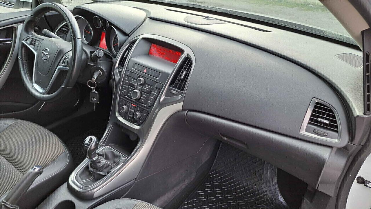 Opel Astra 1.7 CDTI 125CV Cosmo Berlina
