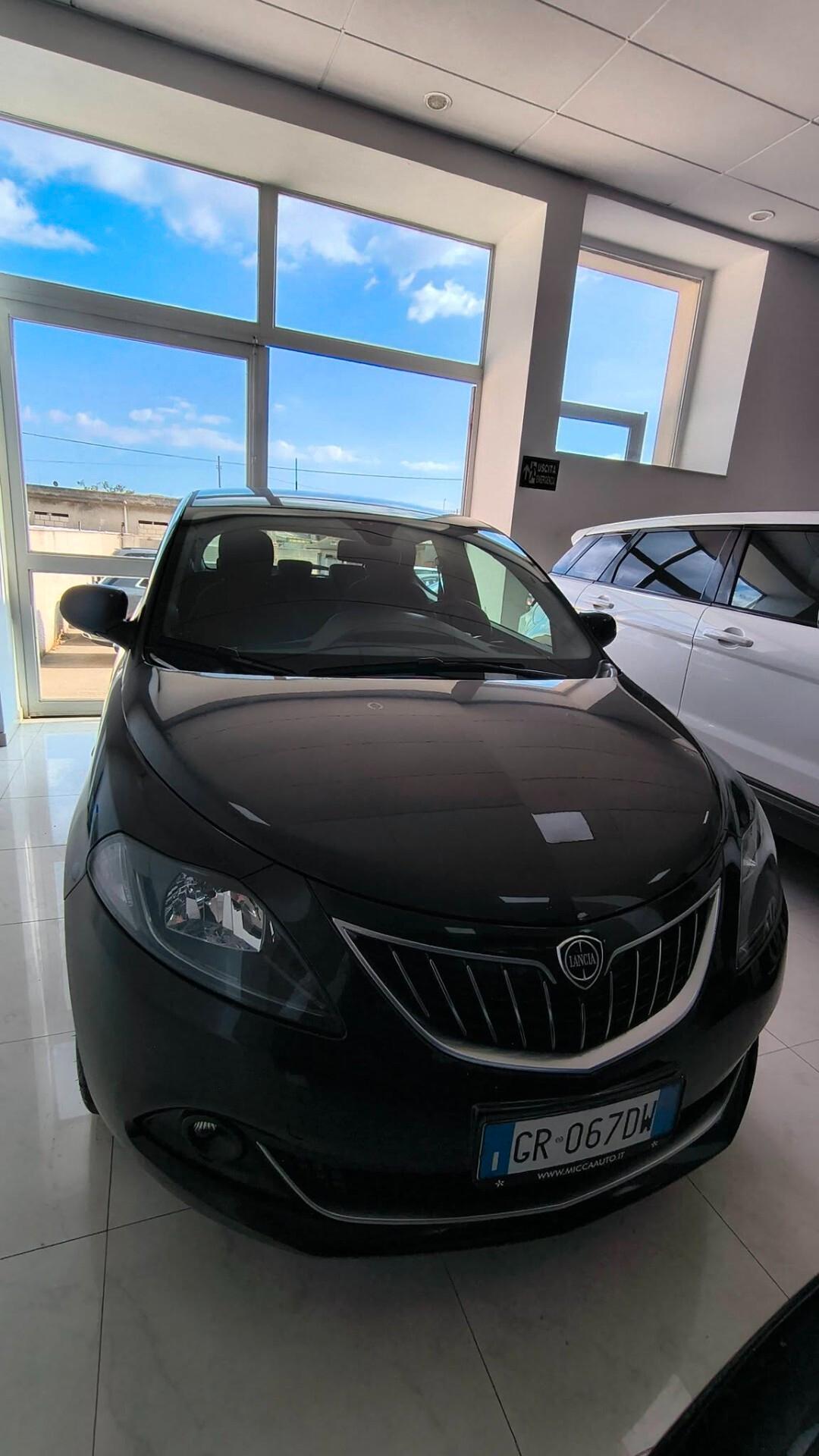 Lancia Ypsilon 1.0 FireFly 5 porte S&S Hybrid Gold