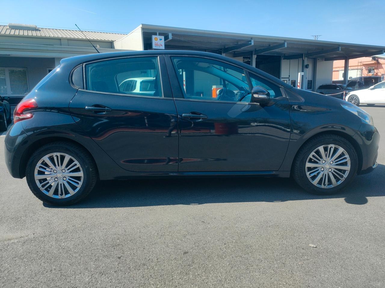 Peugeot 208 PureTech 82 5p. GPL Allure NEOPATENTATI