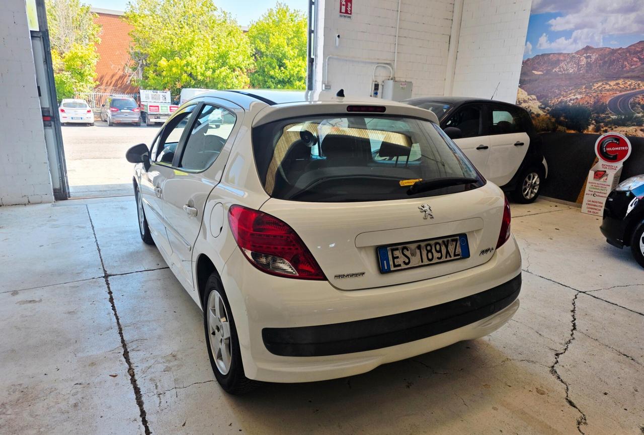 Peugeot 207 Plus 1.4 8V 75CV 5p. ECO GPL