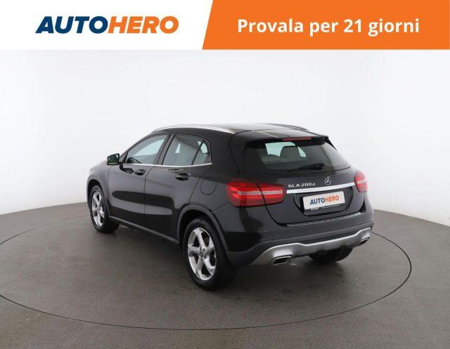 MERCEDES-BENZ GLA 200 d Automatic Sport