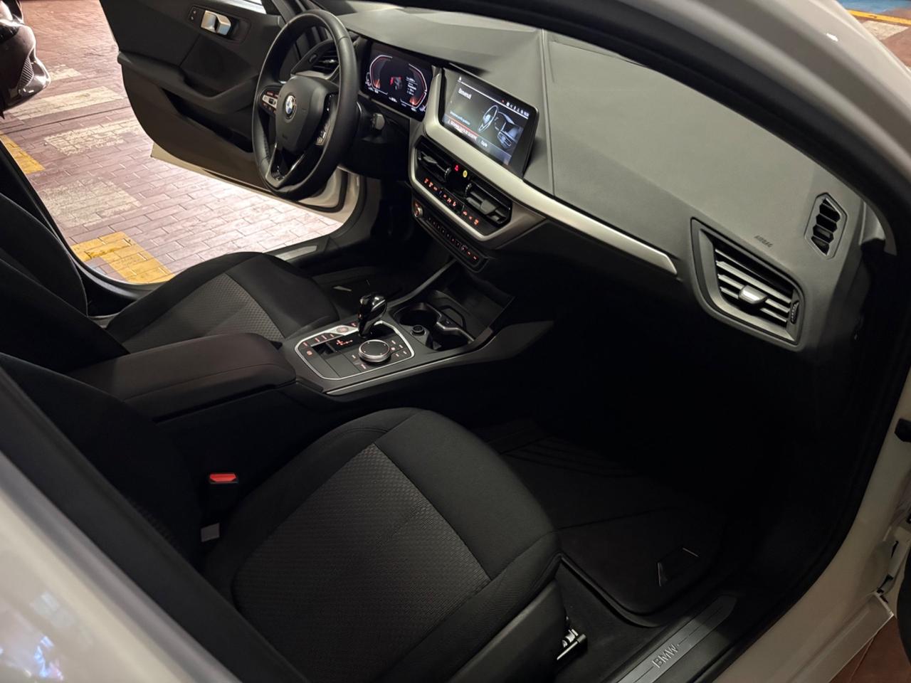 Bmw 118 118i 5p. Business Advantage