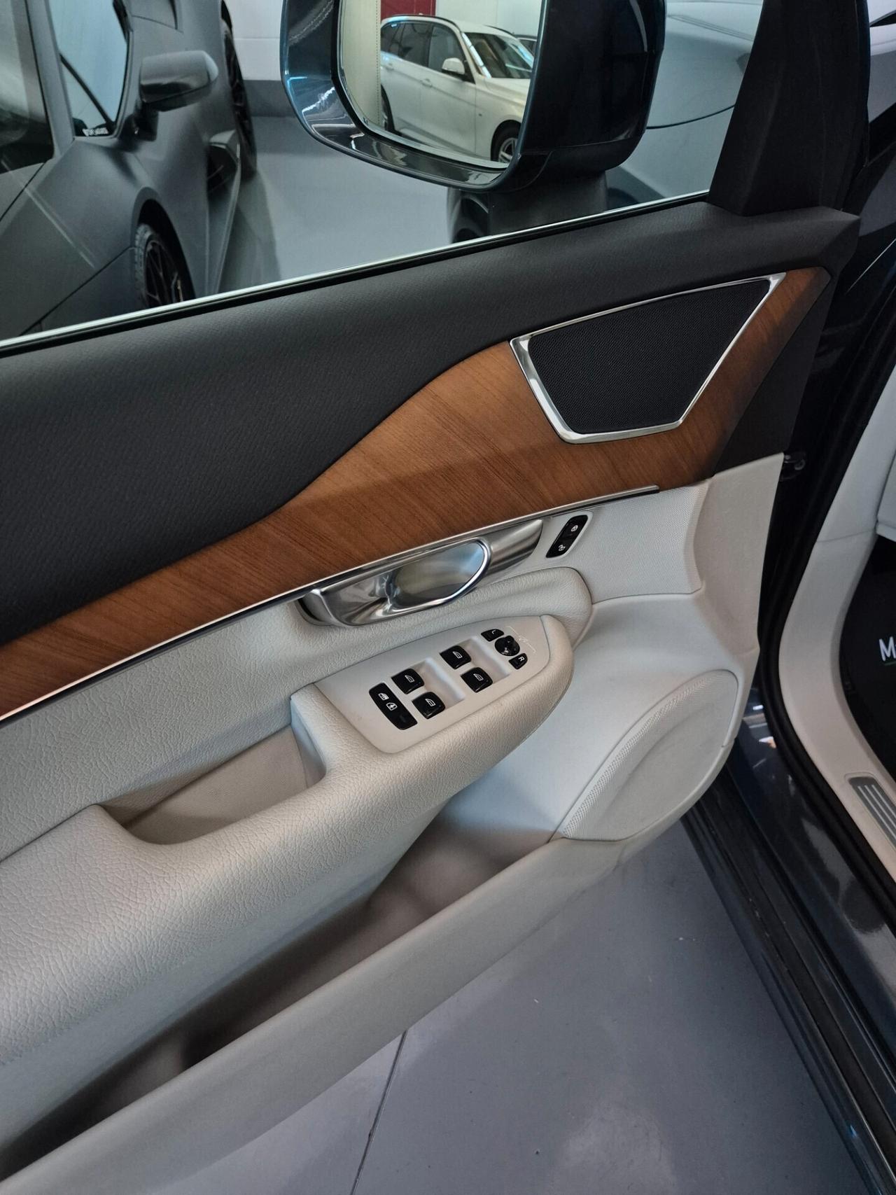 Volvo XC90 B5 2.0cc 235cv Hybrid Certificata IvaEsposta inclusa nel prezzo