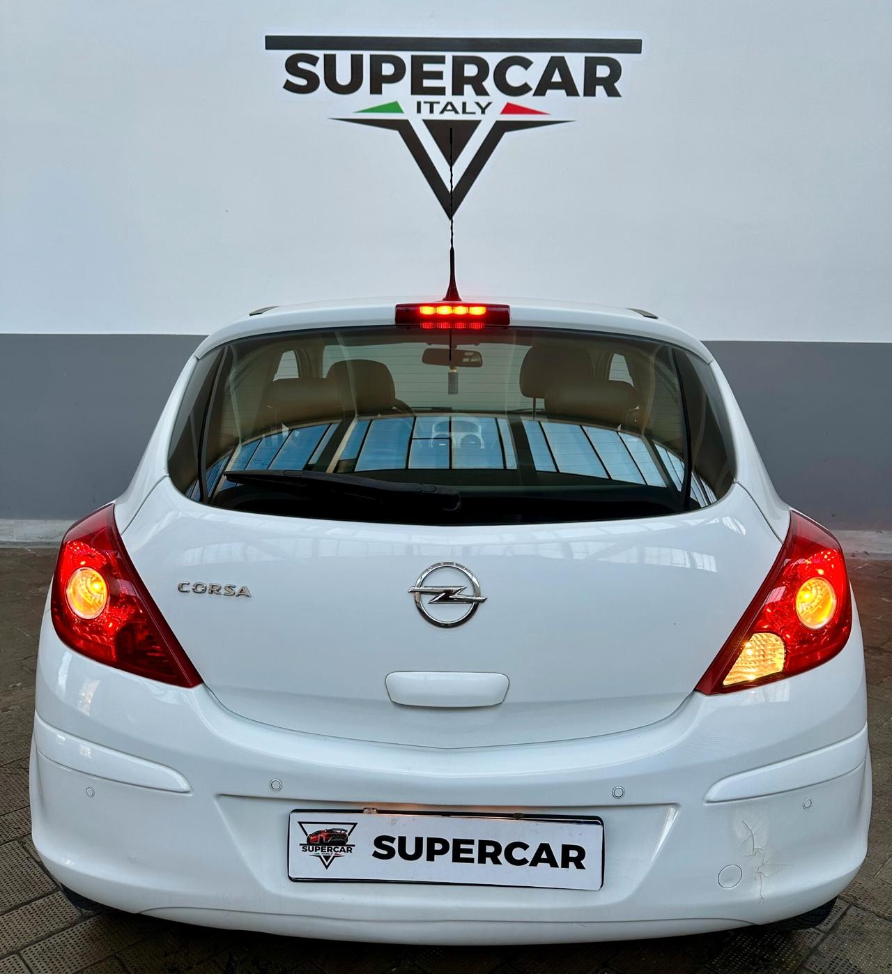 Opel Corsa 1.0 Benz, Euro 5A, cons ridot, si neopatentati