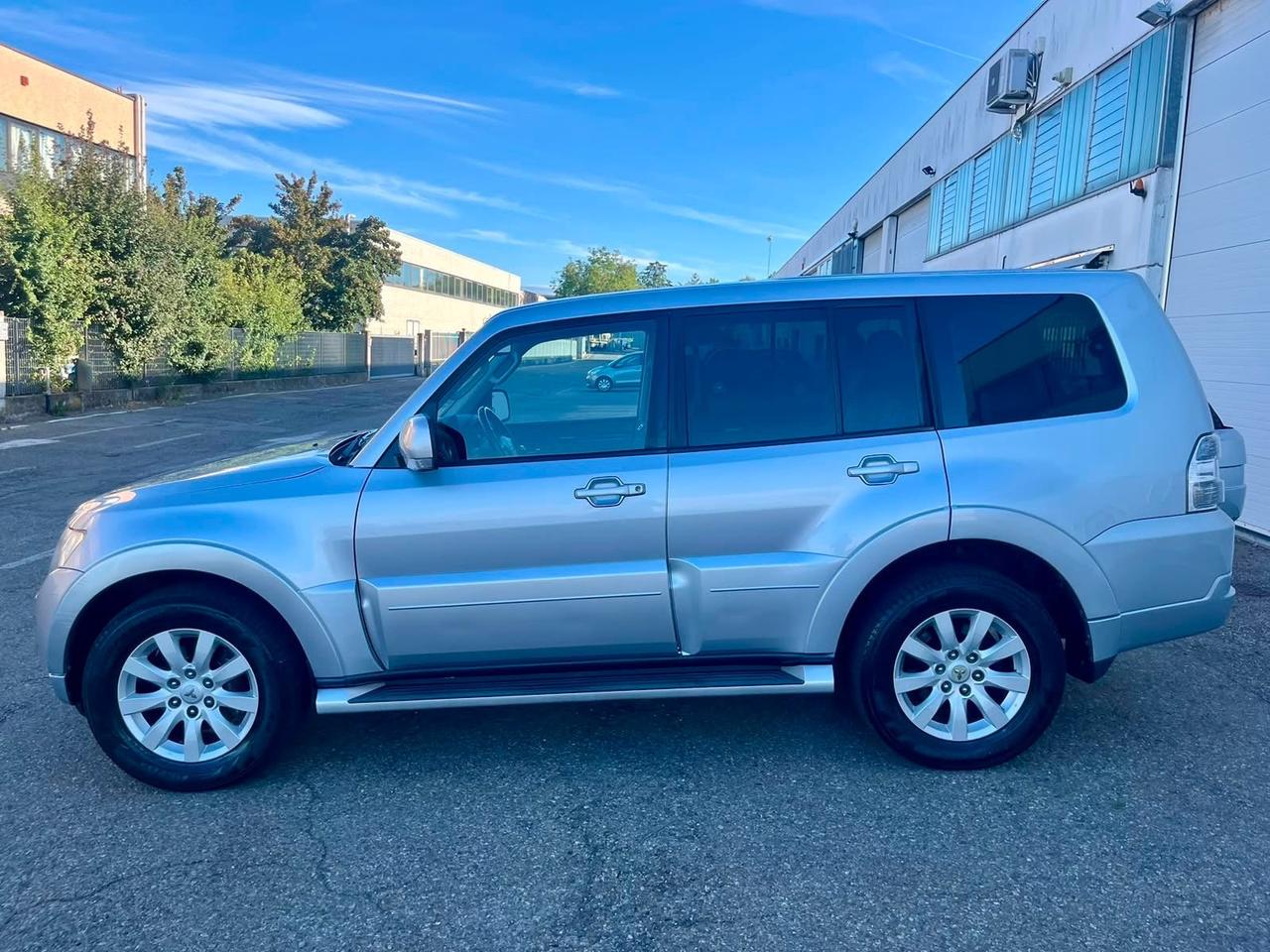 Mitsubishi Pajero 3.2 DI-D aut. Instyle 119.000km 2010 perfetta