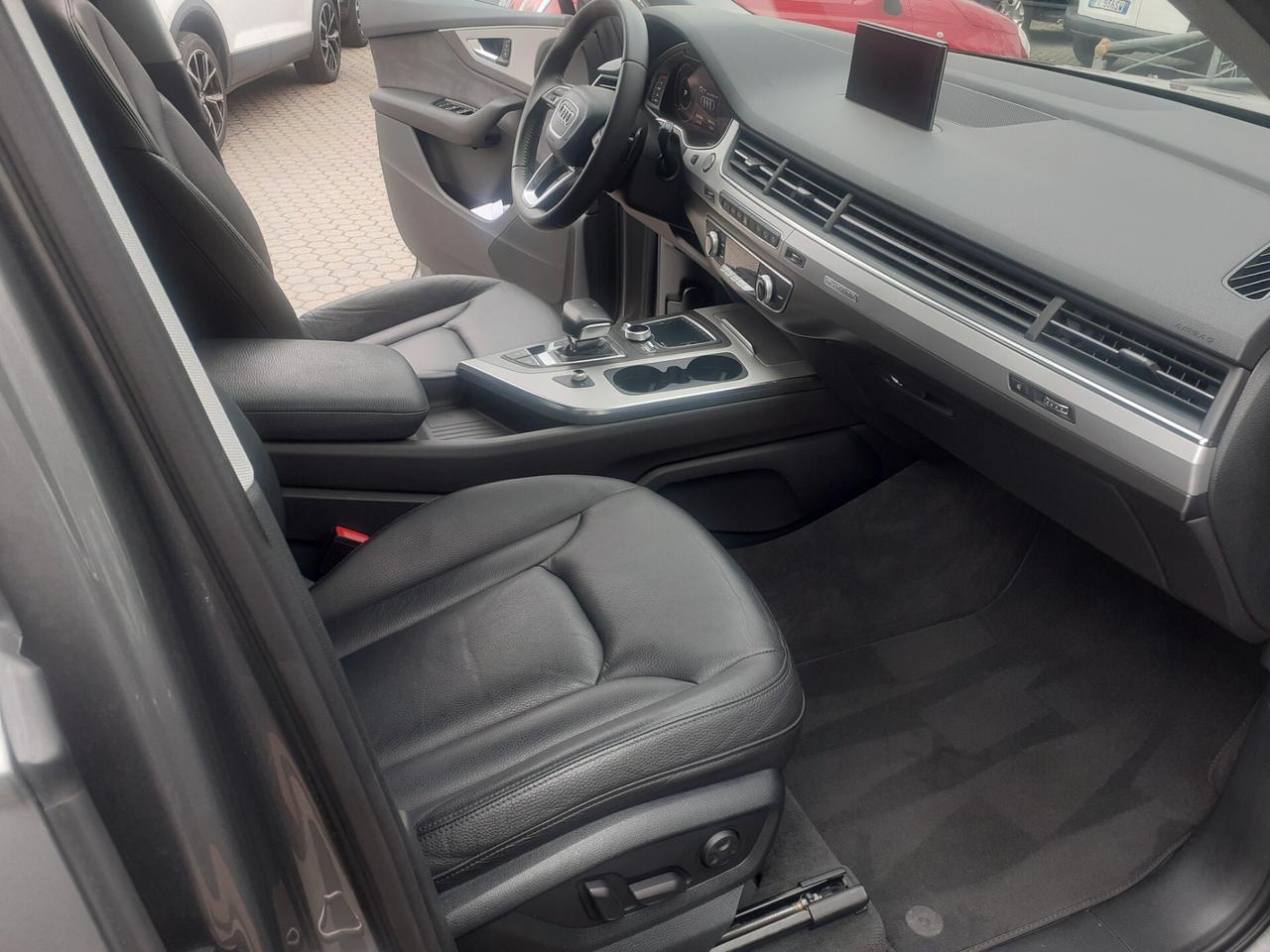 Audi Q7 3.0 TDI 272 CV quattro tiptronic Business Plus 7 POSTI