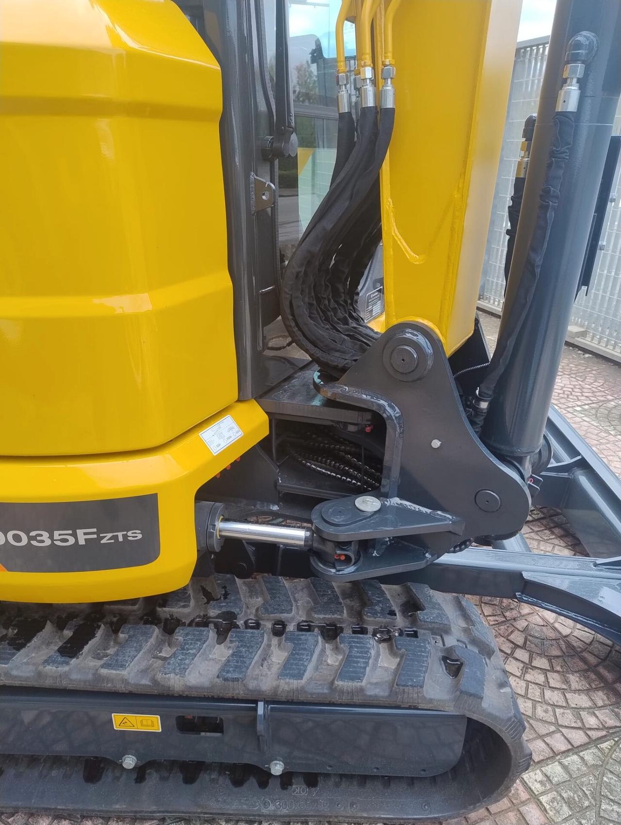 Escavatore Nuovo LiuGong 9035F (39 Quintali)